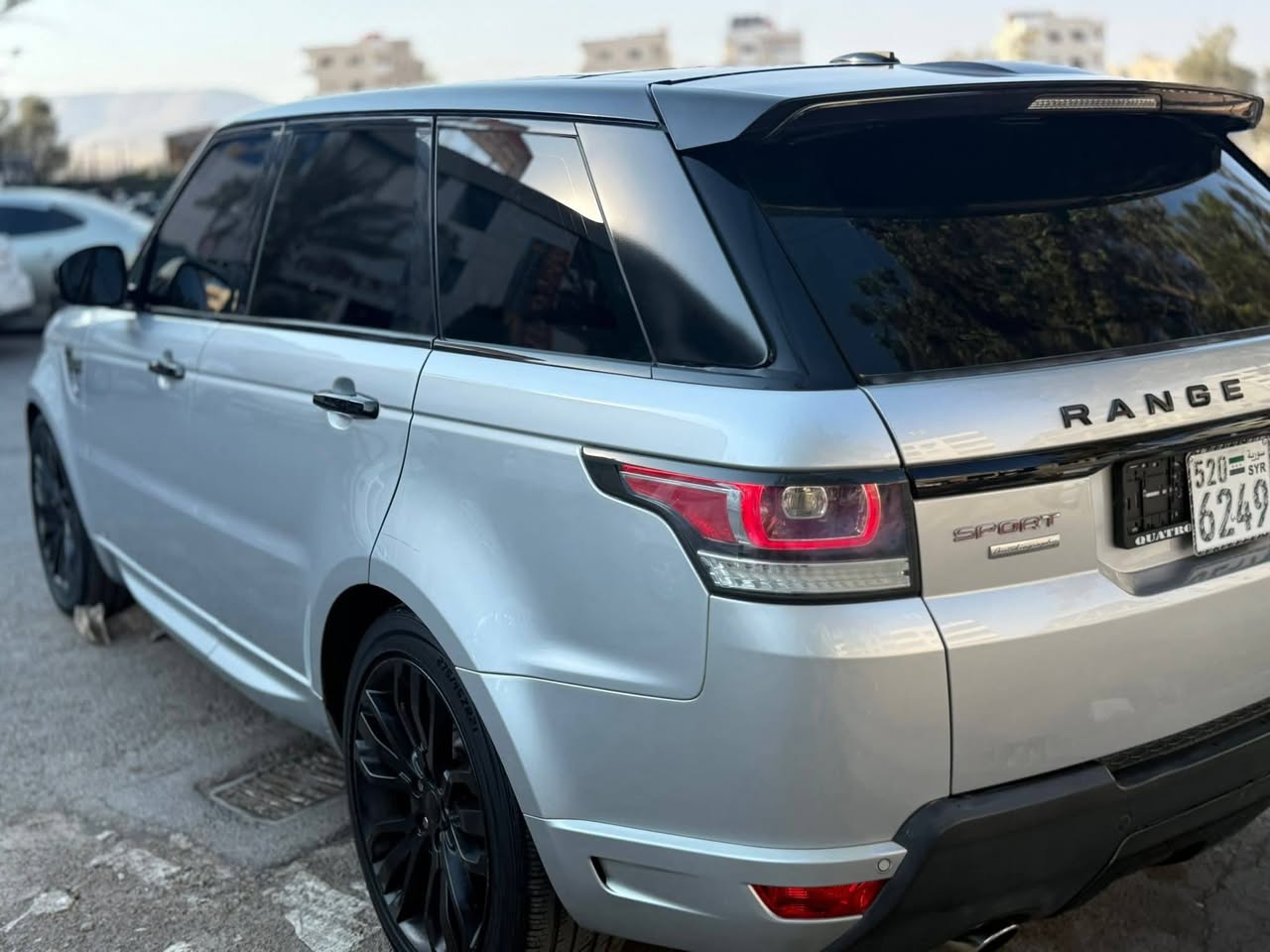 لاند روفر سبورت 2016 - صورة 1