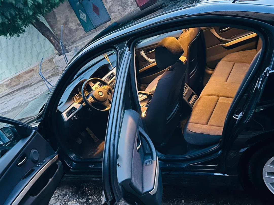 BWM 320i E90 2010 - صورة 3