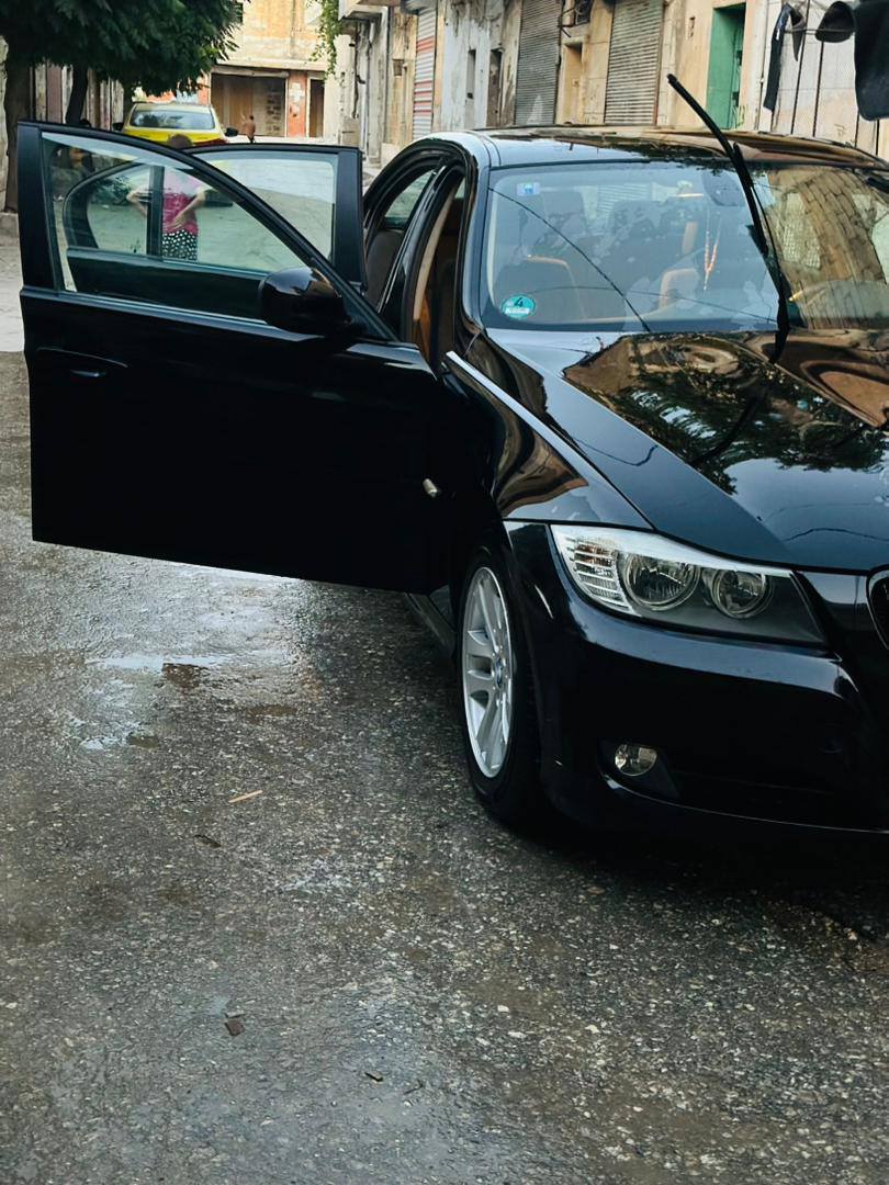 BWM 320i E90 2010 - صورة 4