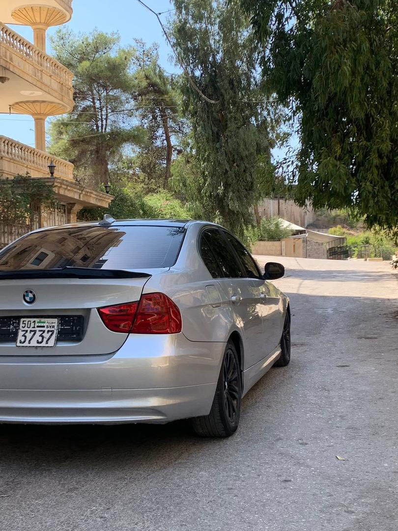 BMW 323 i 2010 - صورة 2