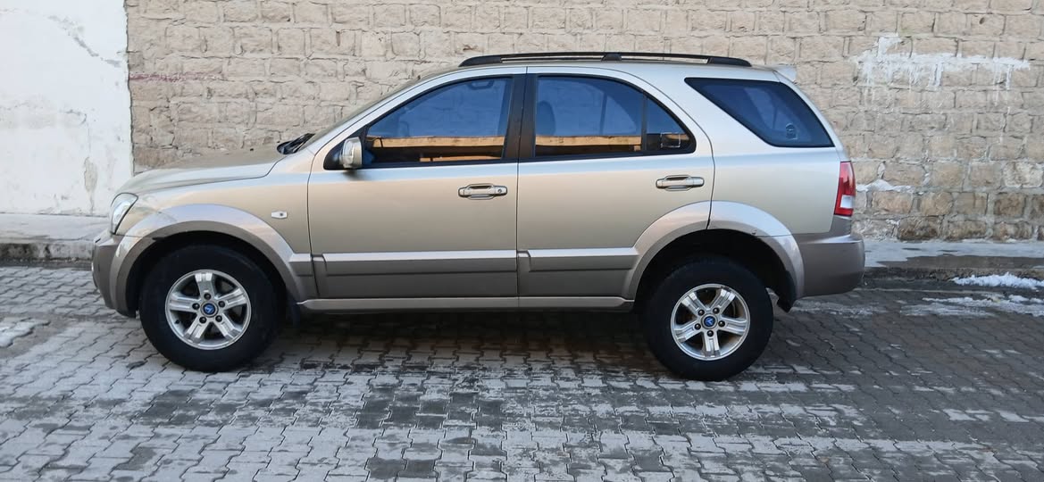 كيا سيرنتو 2003 - صورة 2