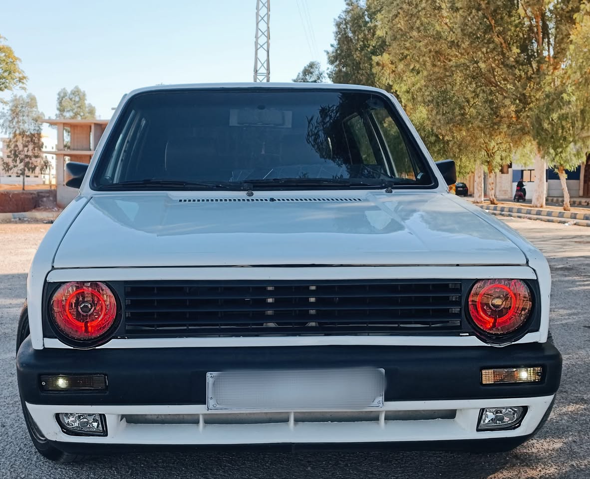 فولكس فاجن غولف 1977 - صورة 2