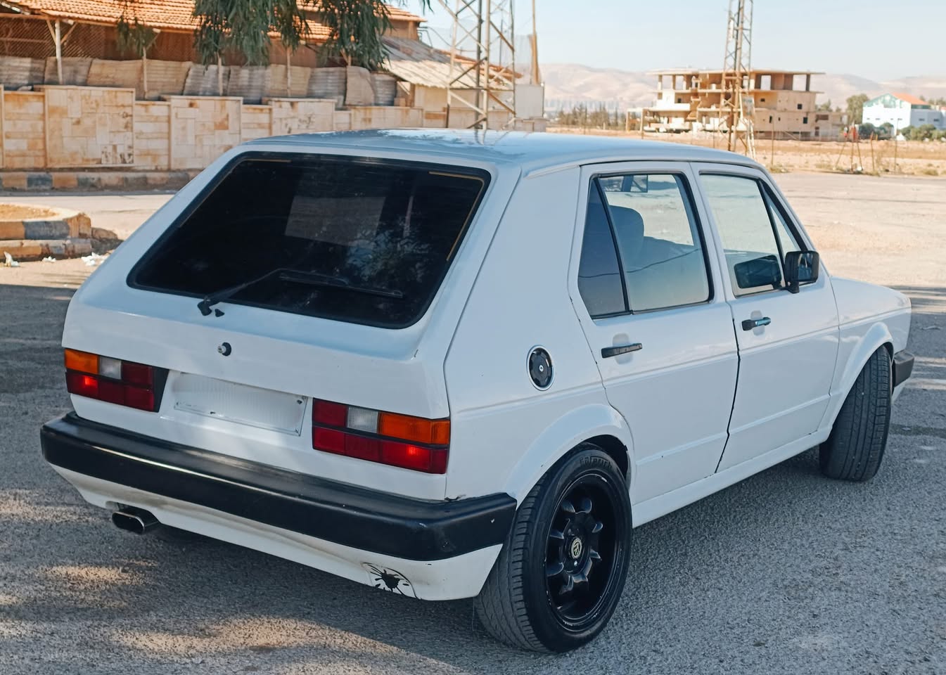 فولكس فاجن غولف 1977 - صورة 4
