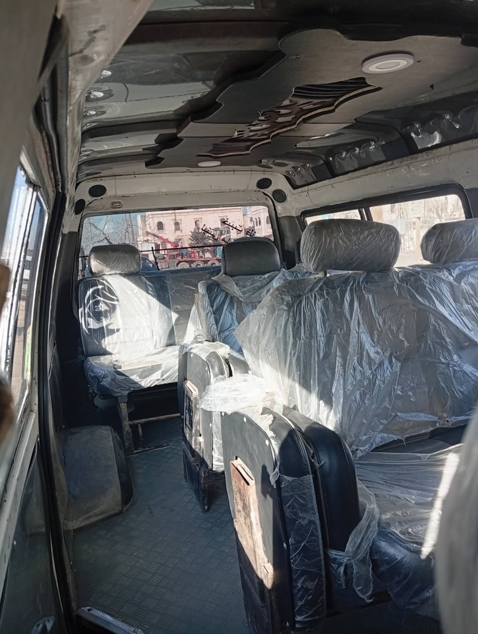 ميتسوبيشي عمومي 1998 - صورة 4