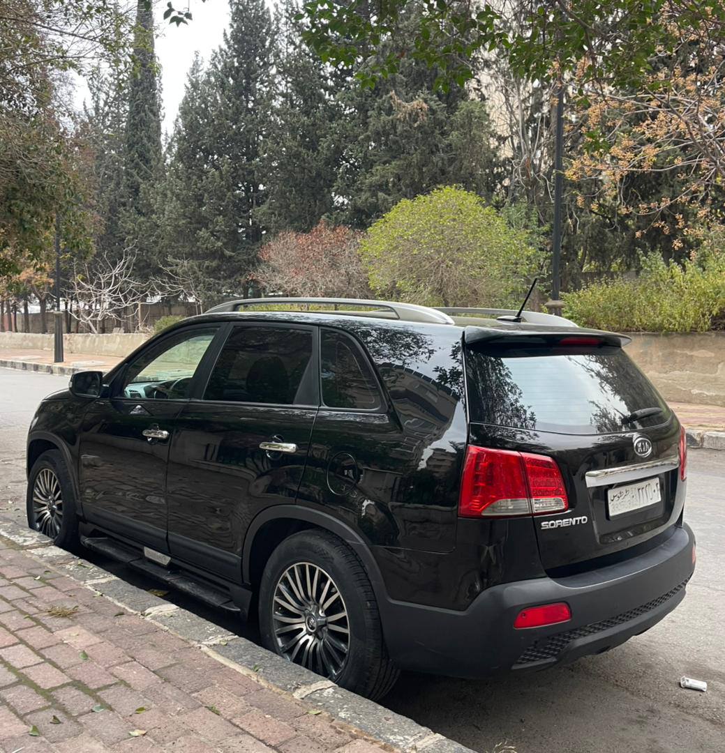 كيا سورينتو 2010 - صورة 2