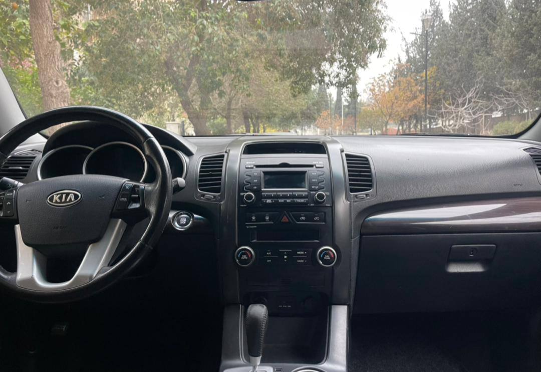 كيا سورينتو 2010 - صورة 4