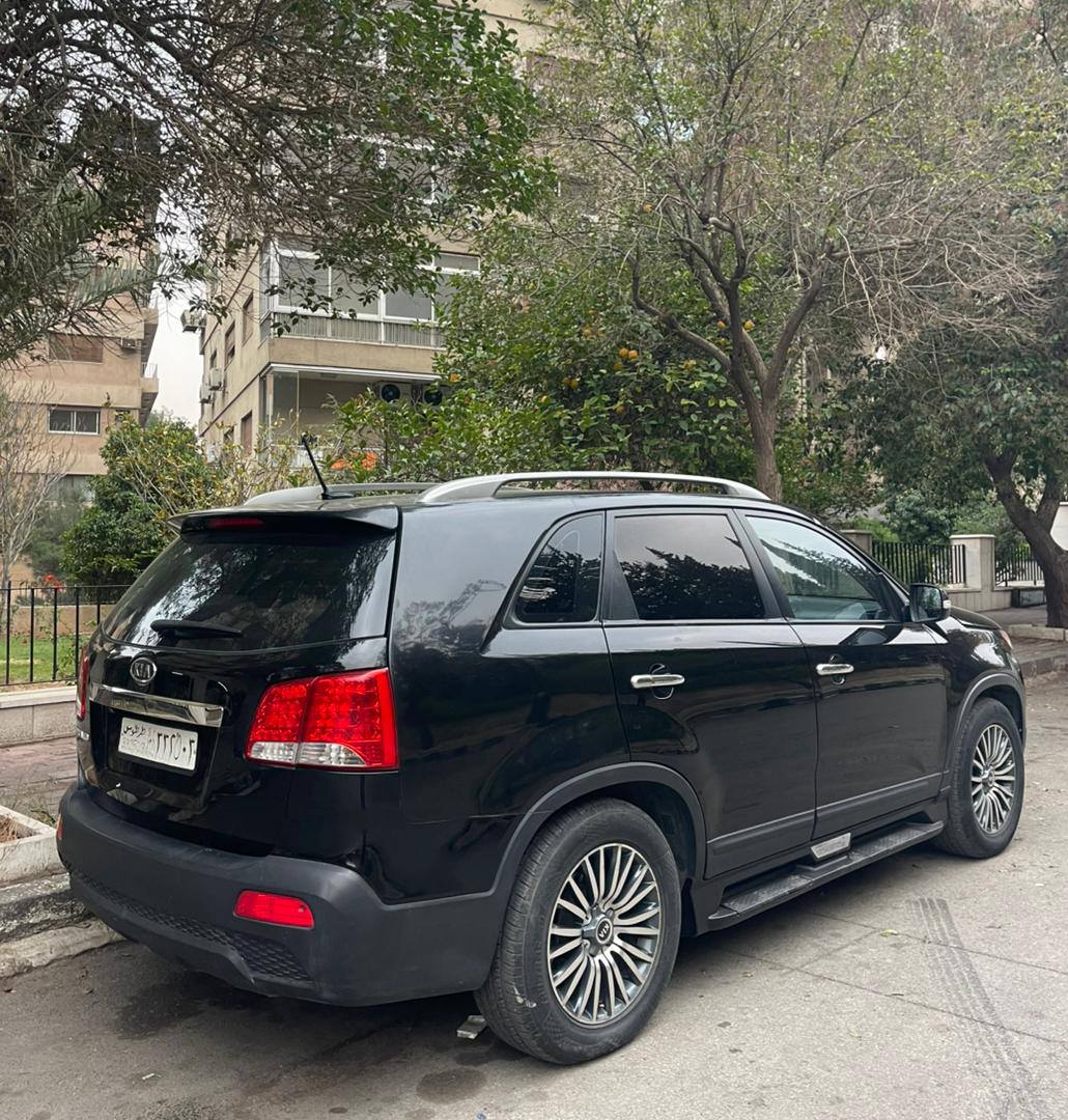 كيا سورينتو 2010 - صورة 5