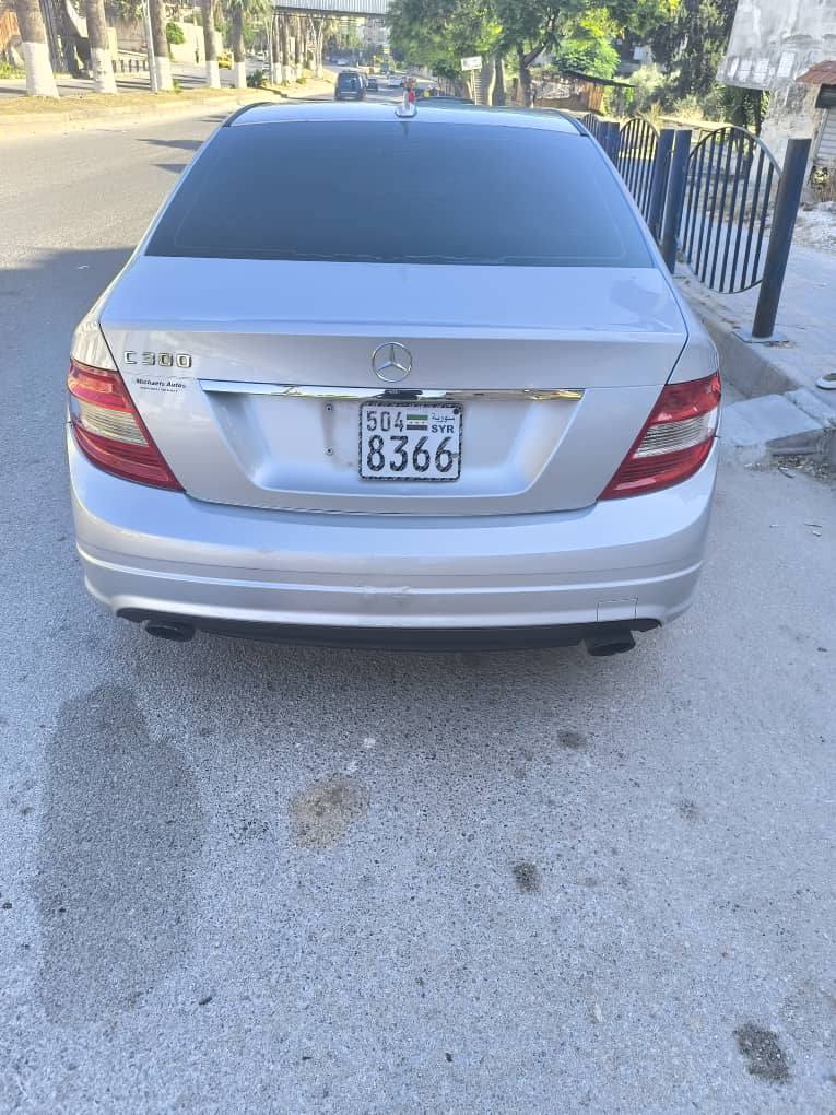 مرسيدس سي 300 2011 - صورة 2