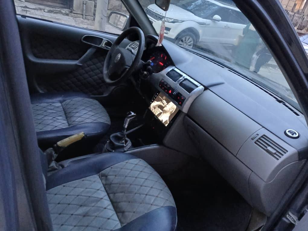 فولكس بولو 2003 - صورة 2