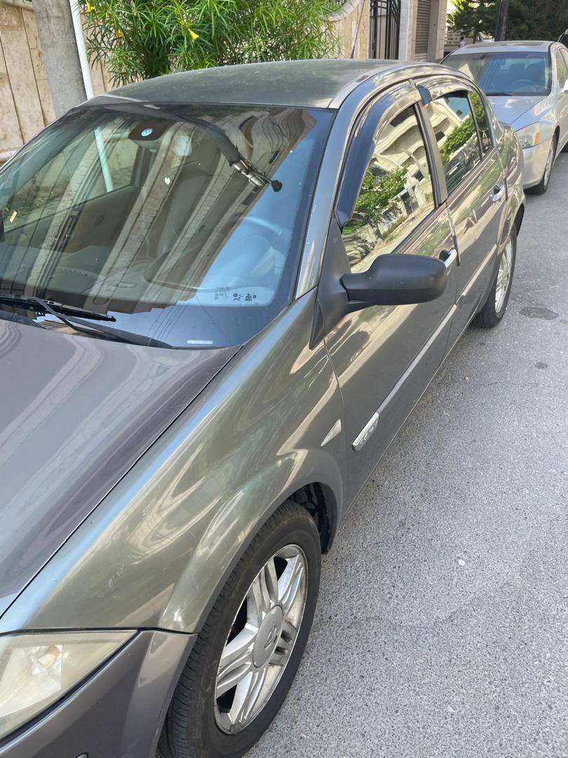 رينو ميغان 2004 - صورة 2