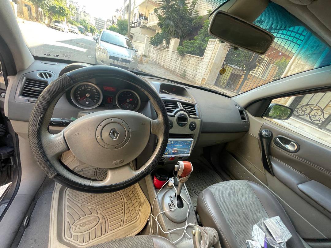 رينو ميغان 2004 - صورة 5