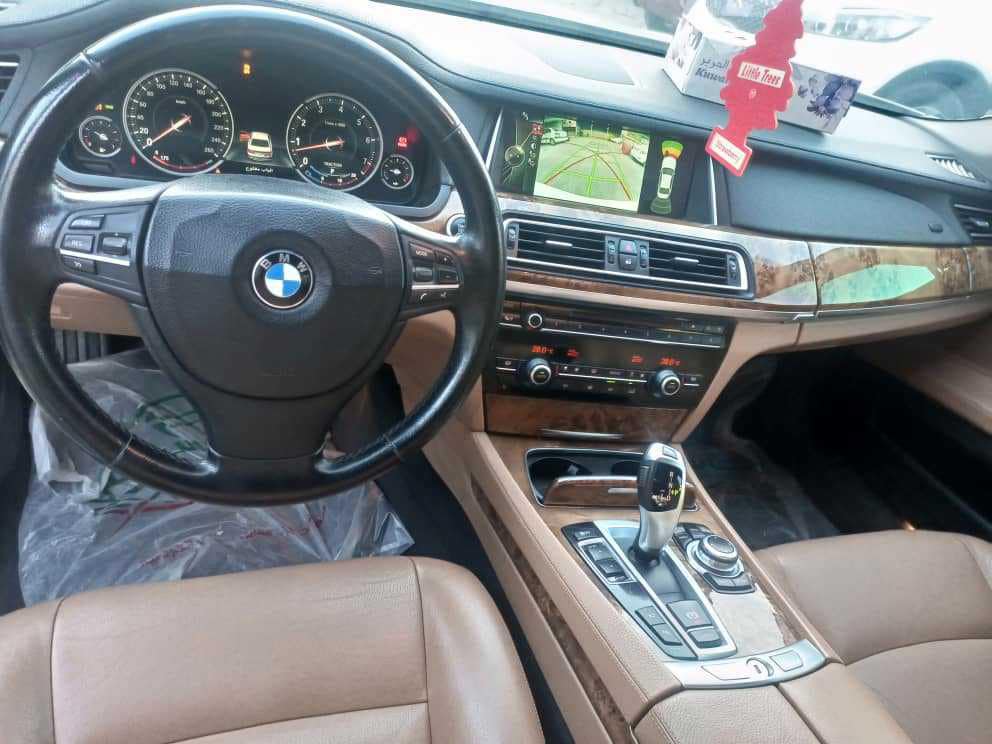 BMW 740Li 2014 - صورة 5