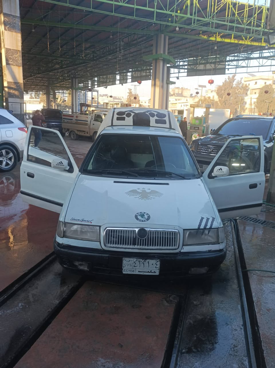 سكودا بيك اب 1997 - صورة 1