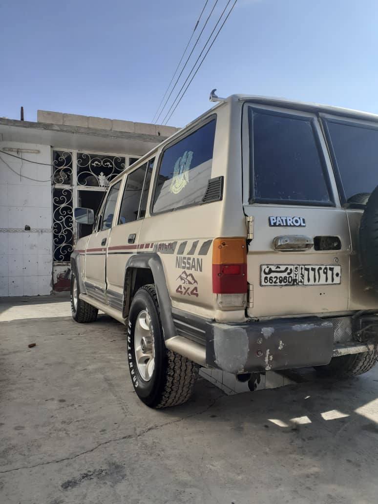 نيسان باترول 1982 - صورة 1