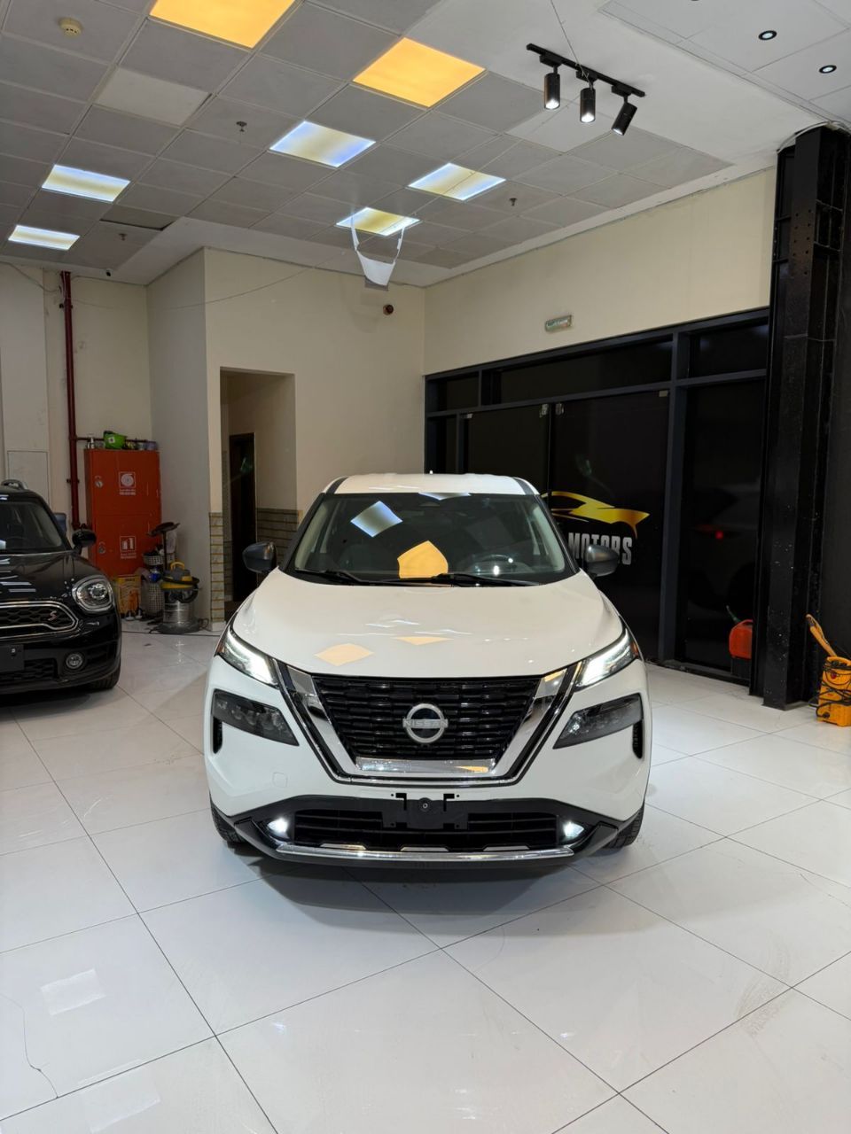 نيسان روج 2021 - صورة 1