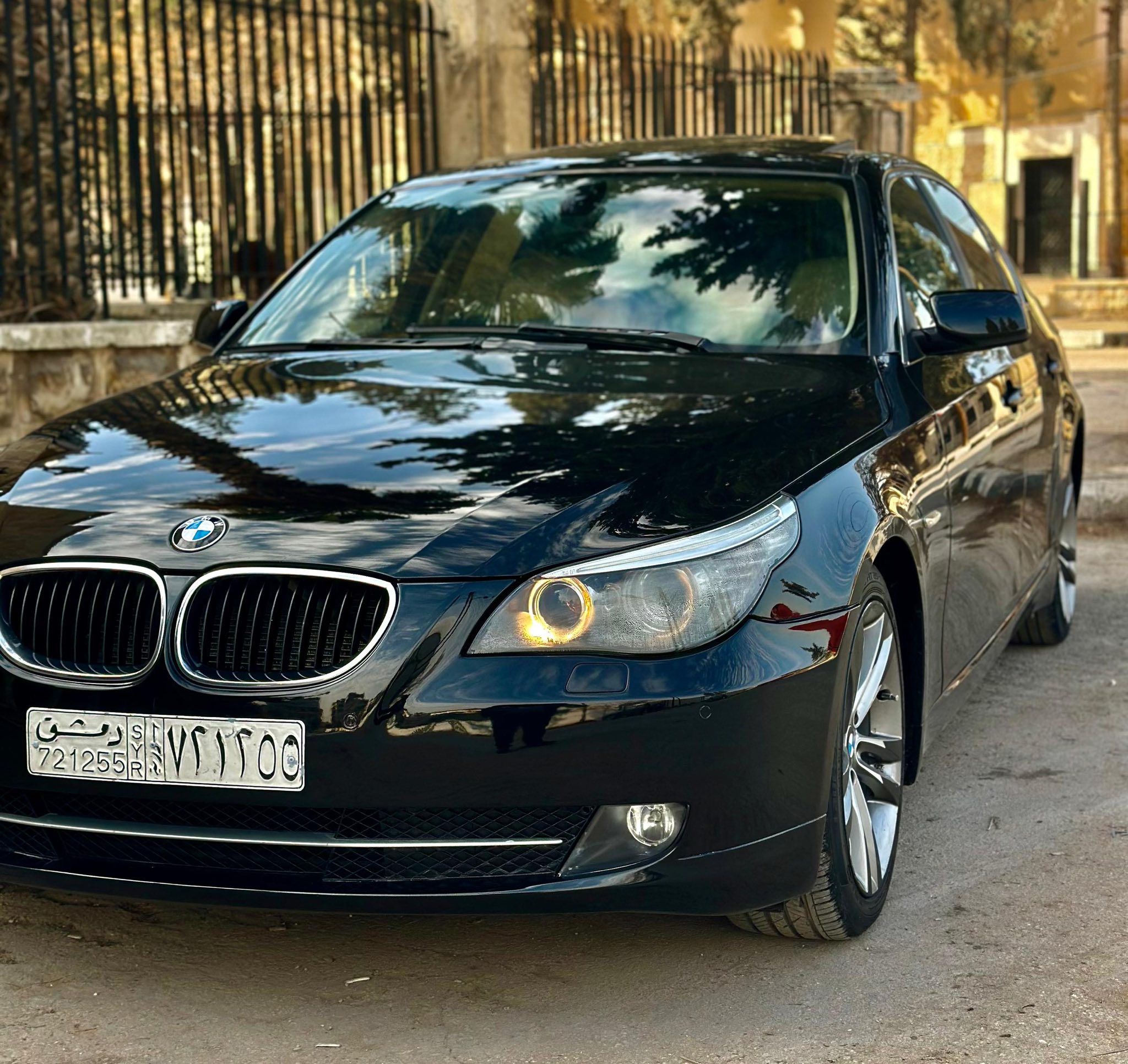 BMW 520 i 2010 - صورة 1