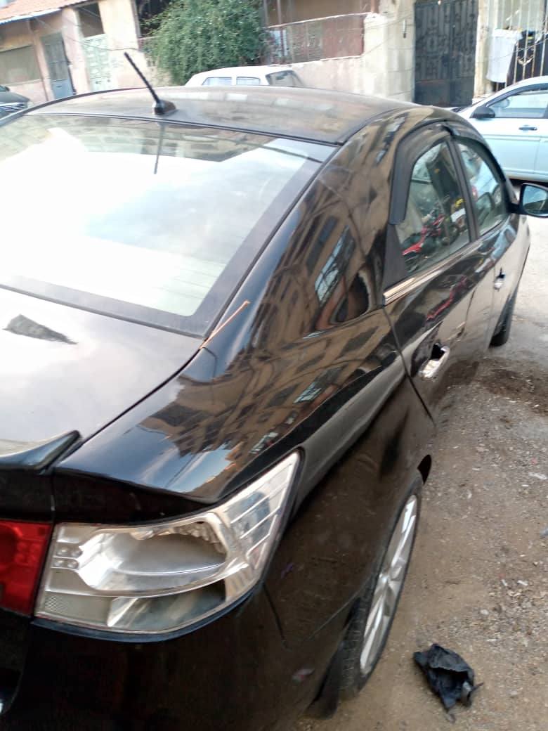 كيا فورتي 2011 - صورة 2