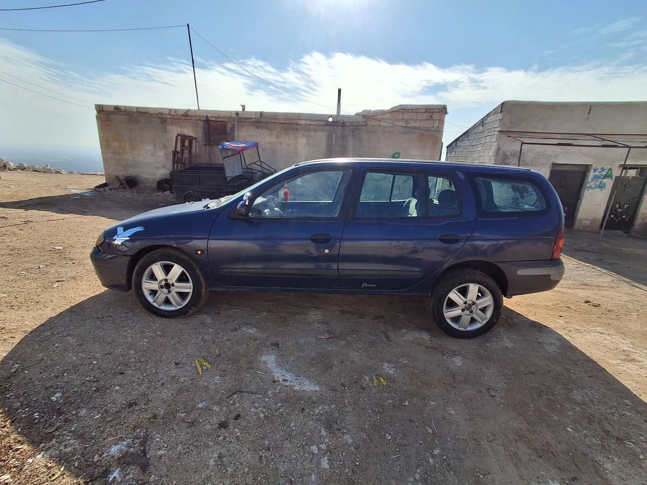 رينو ميغان 2002 - صورة 1