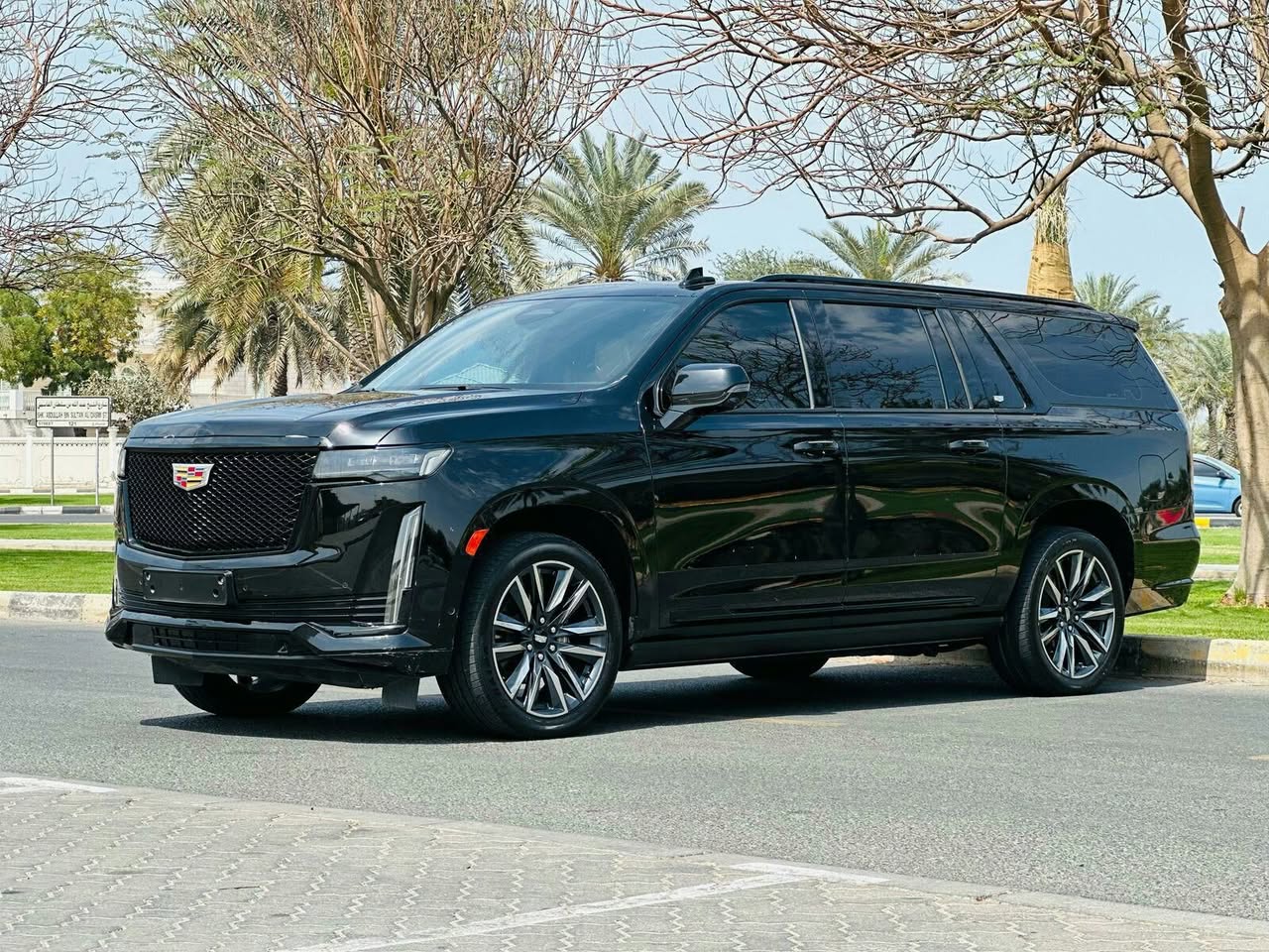 كاديلاك إسكاليد 2021 - صورة 1