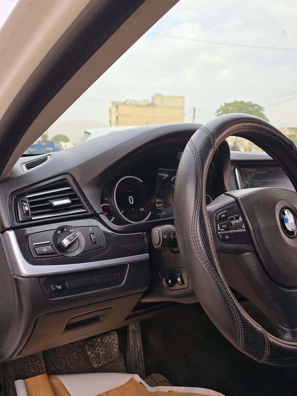 بي ام دبليو ٥٢٠ 2014 - صورة 3