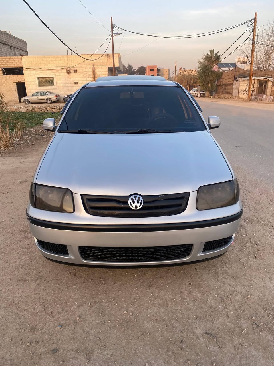 فولكس فاجن بولو 2001 - صورة 1