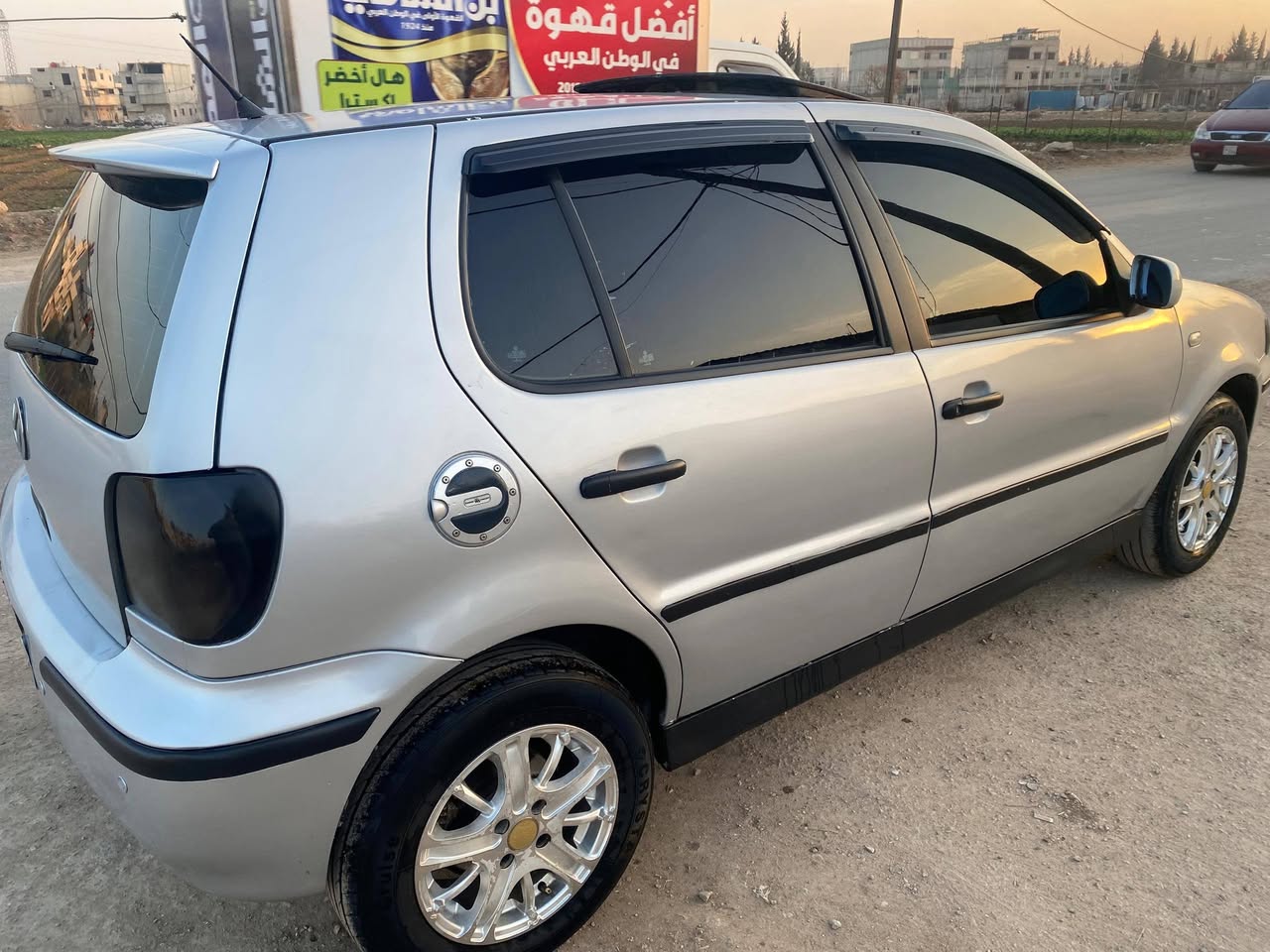 فولكس فاجن بولو 2001 - صورة 4