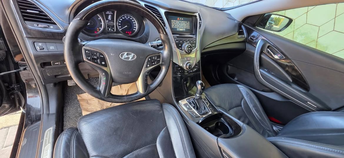 هيونداي ازيرا 2011 - صورة 4