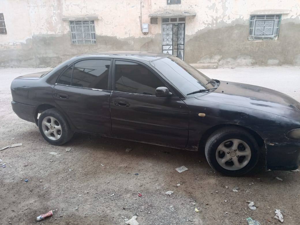 ميتسوبيشي لانسر 1993 - صورة 1