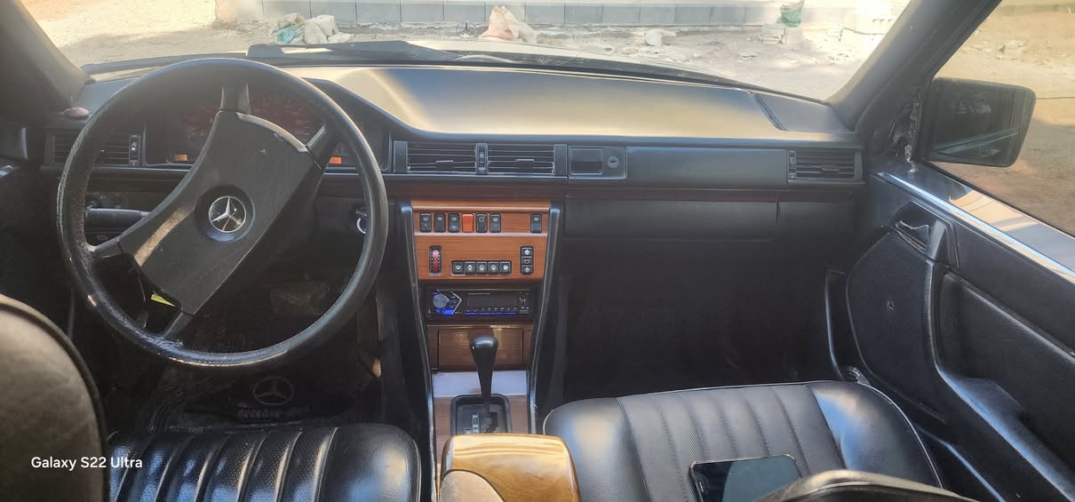 مرسيدس E230 1987 - صورة 2