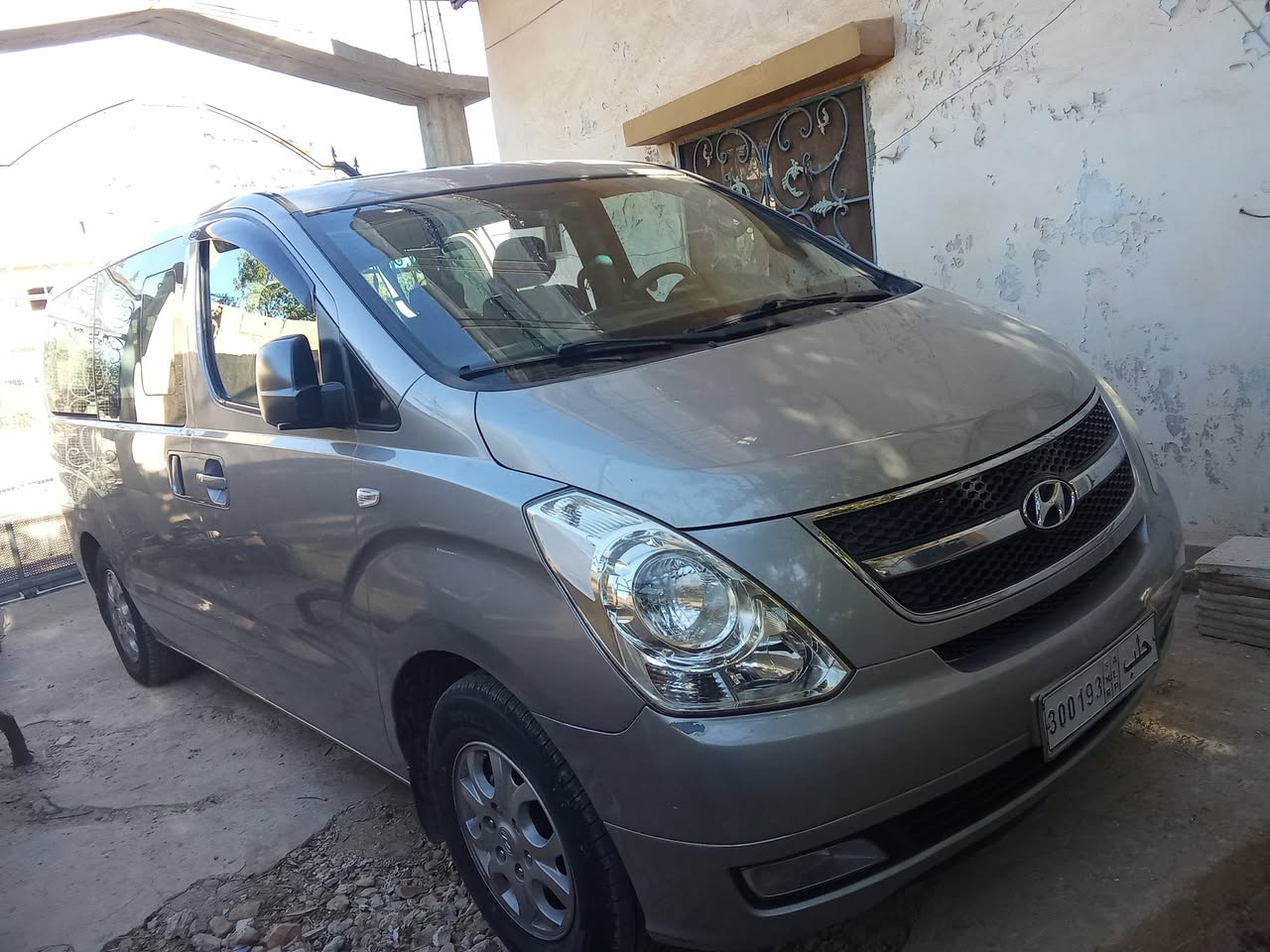 هيونداي ستاركس 2011 - صورة 2