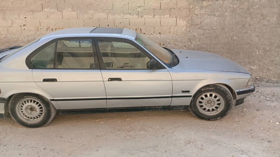 بي ام تاكسي 2000 - صورة 2