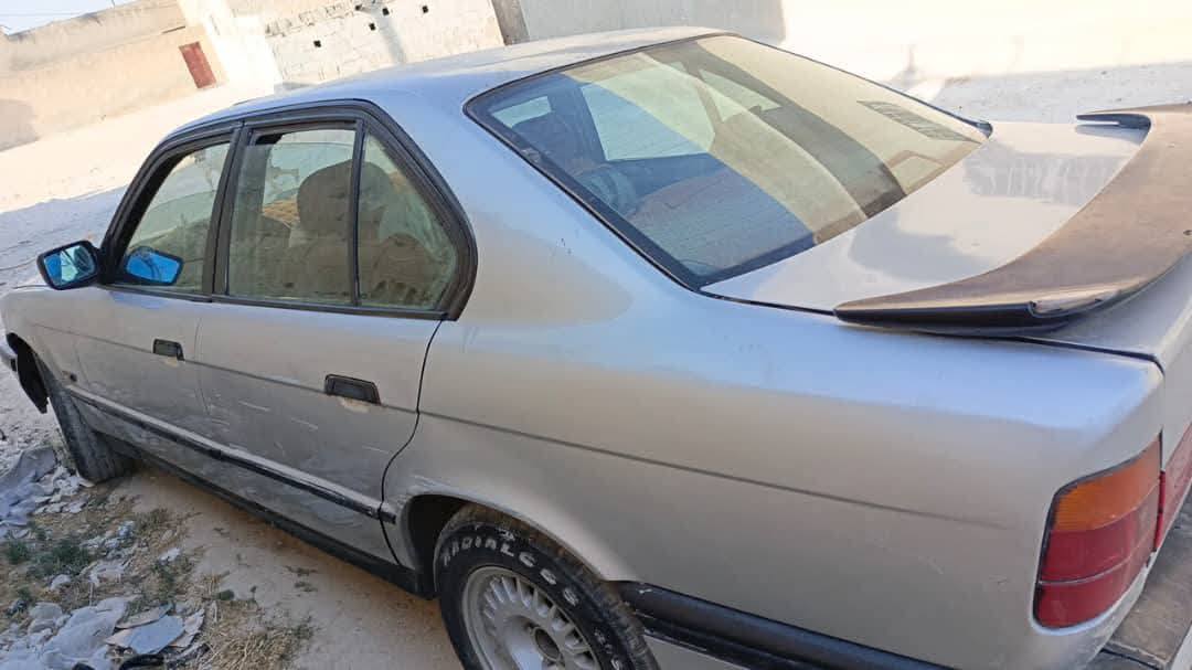 بي ام تاكسي 2000 - صورة 3