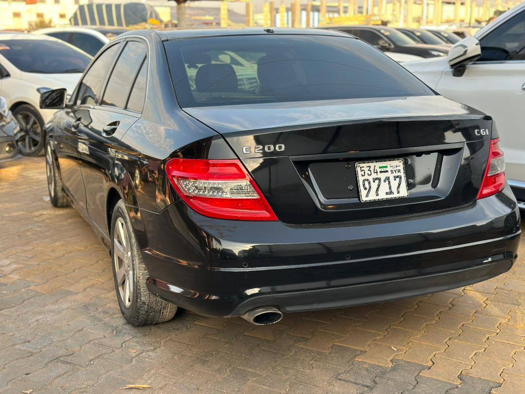 مرسيدس C200 2011 - صورة 2