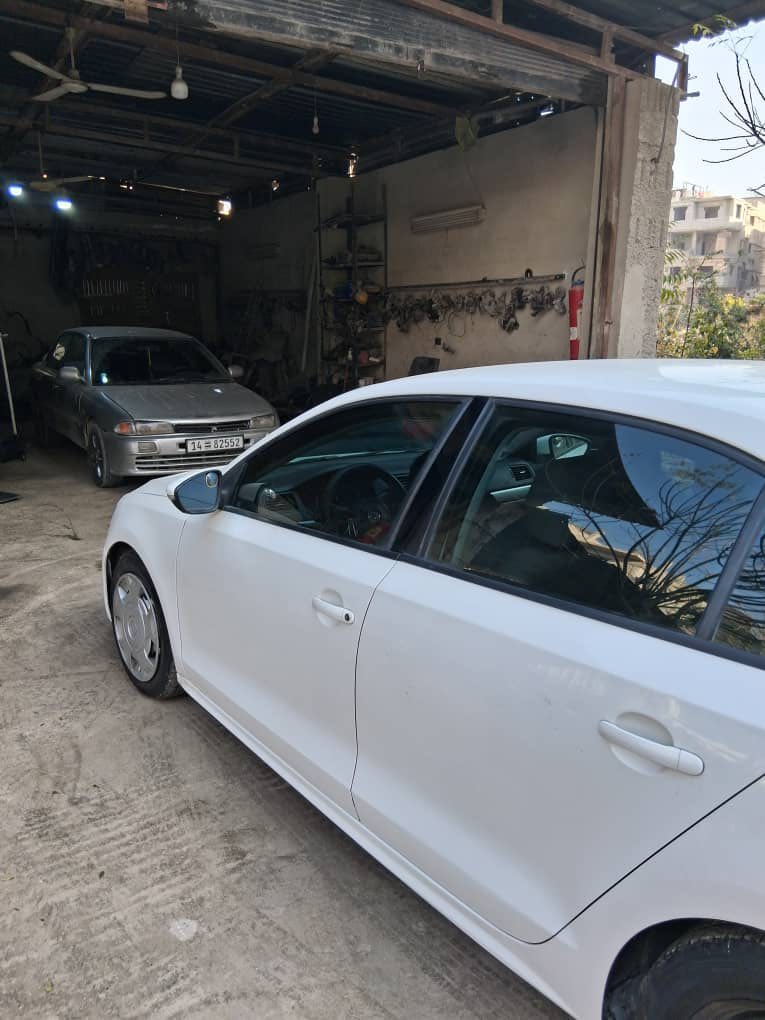 فولكس فاجن جيتتا 2012 - صورة 4