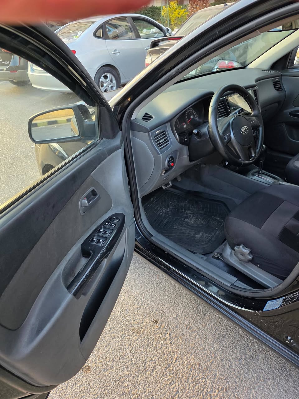 كيا ريو 2011 - صورة 3