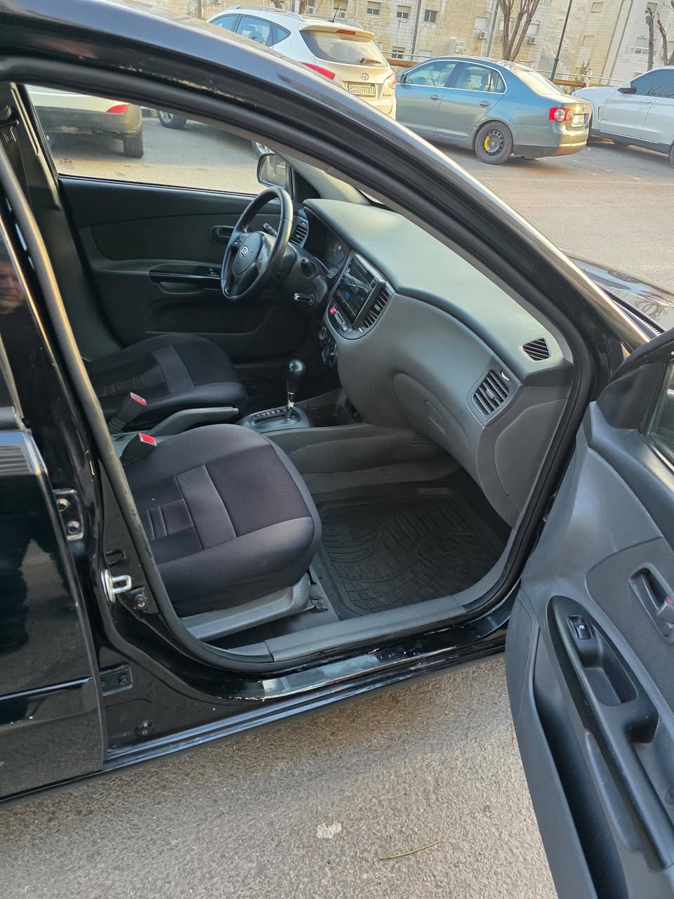 كيا ريو 2011 - صورة 4