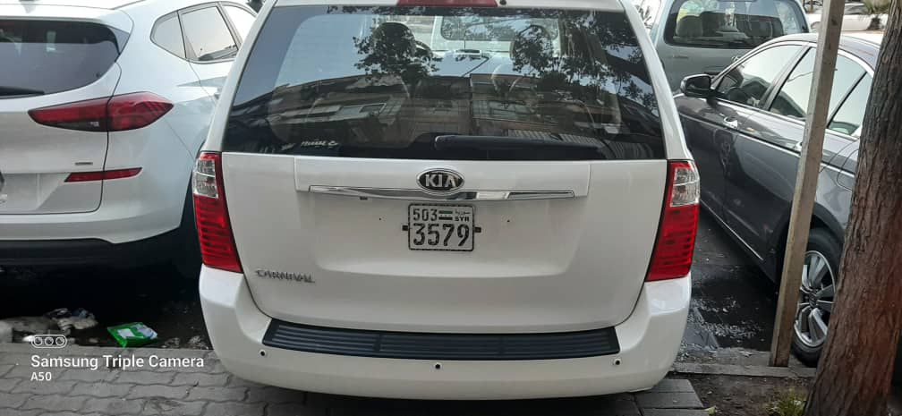 كيا سيدونا 2014 - صورة 1