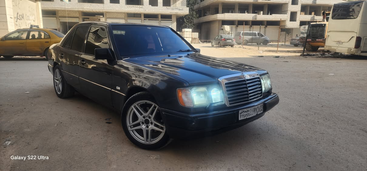 مرسيدس E230 1987 - صورة 1