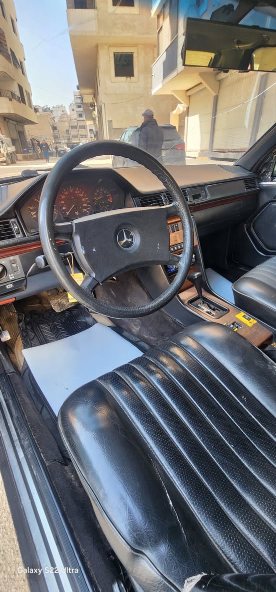 مرسيدس E230 1987 - صورة 4