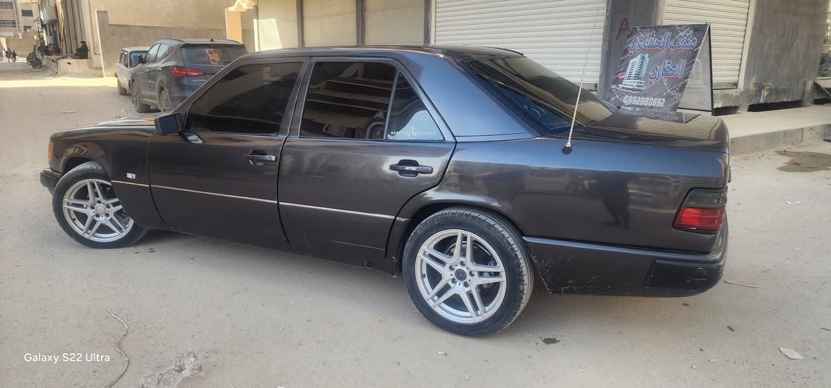 مرسيدس E230 1987 - صورة 5