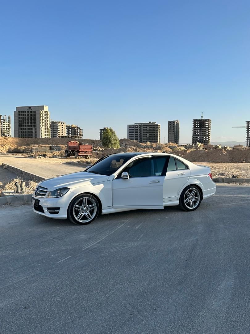 مرسيدس C200 2013 - صورة 1