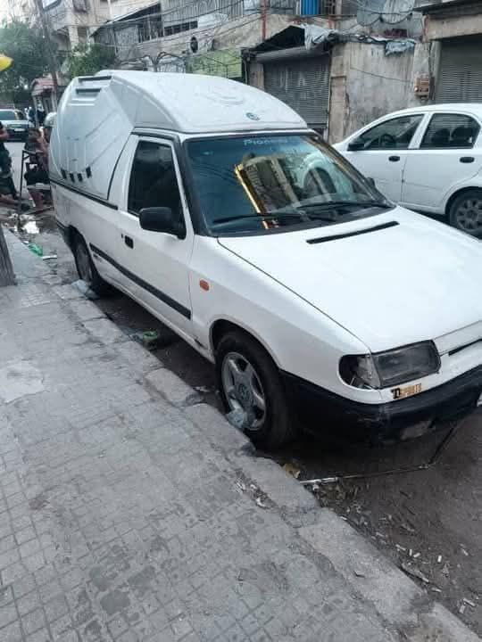 سكودا Pickup 1998
