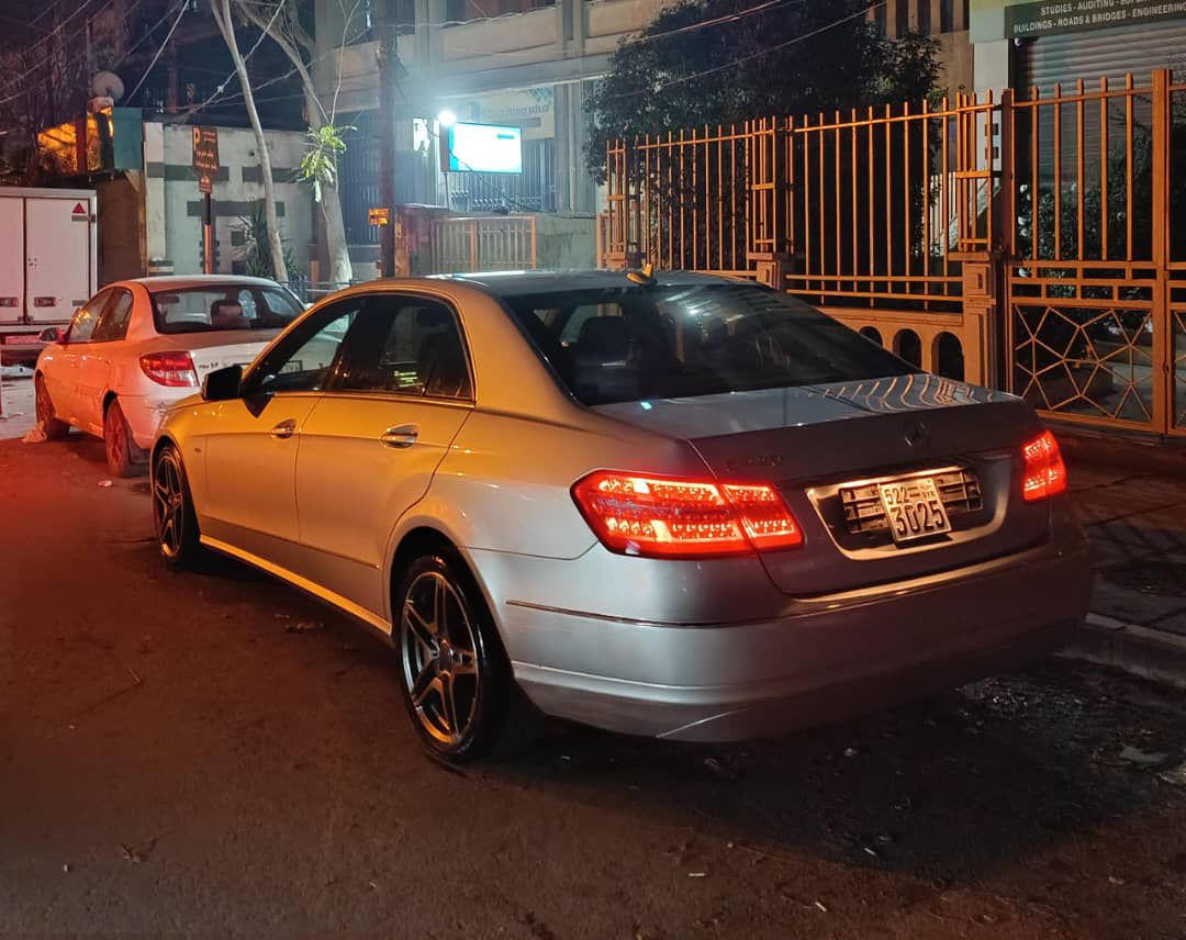 مرسيدس E220 2011