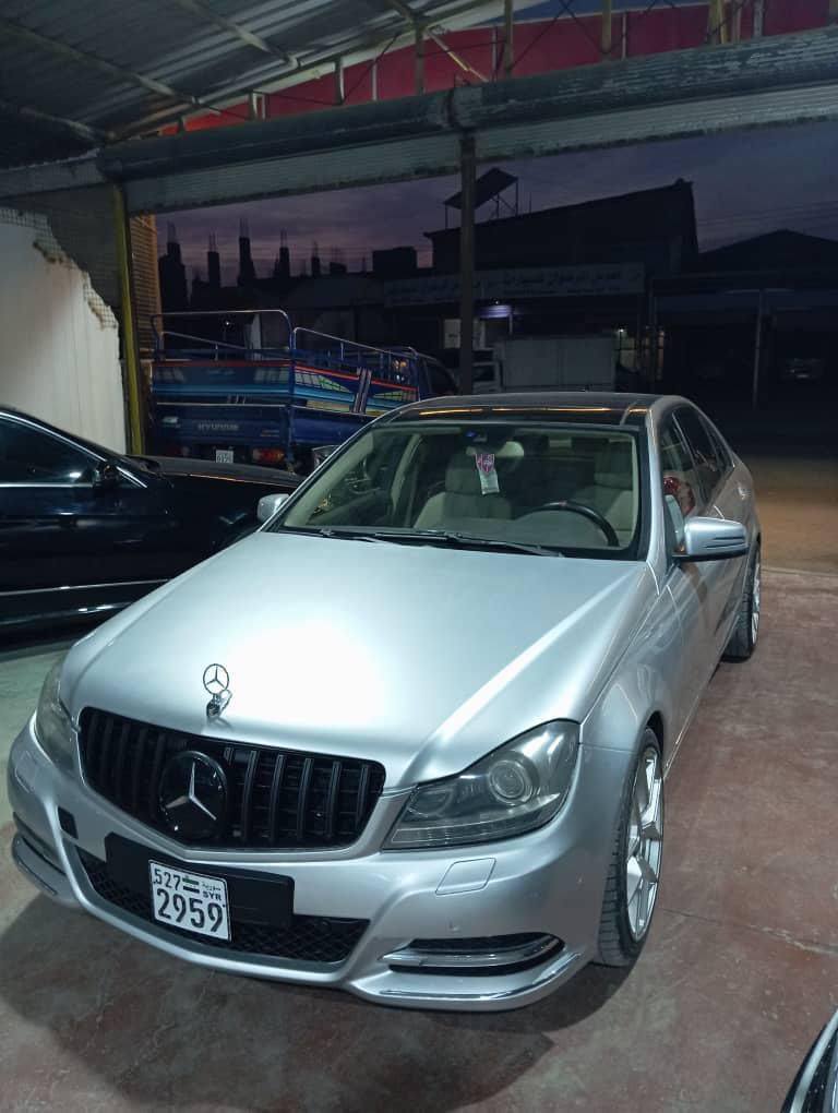 مرسيدس C200 2011 - صورة 3