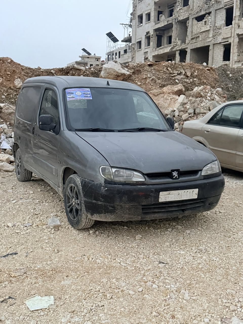 بيجو بيكاب 1999 - صورة 1