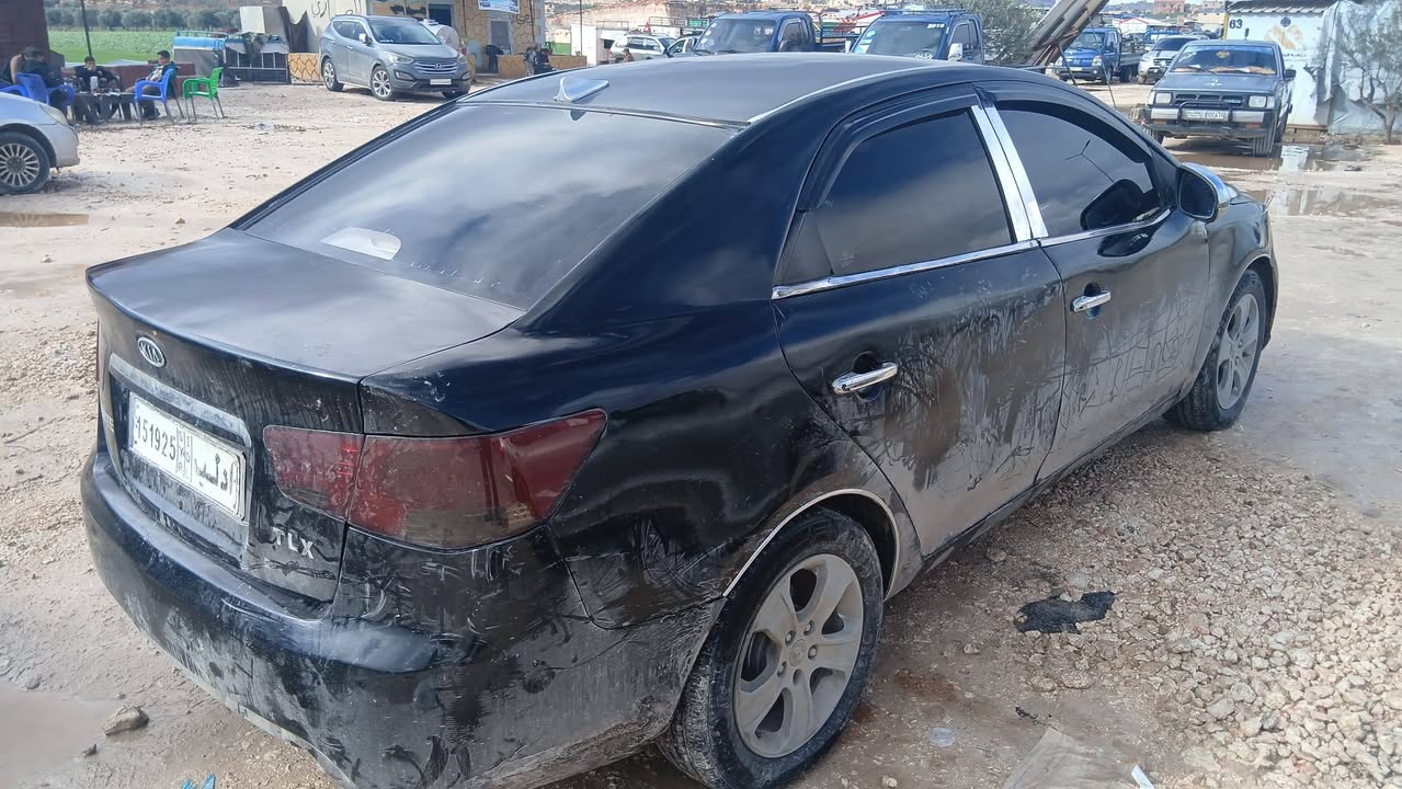 كيا أفانتي 2011 - صورة 2