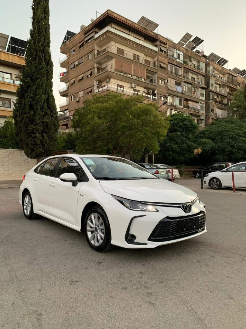 تويوتا كورولا 2025 - صورة 1