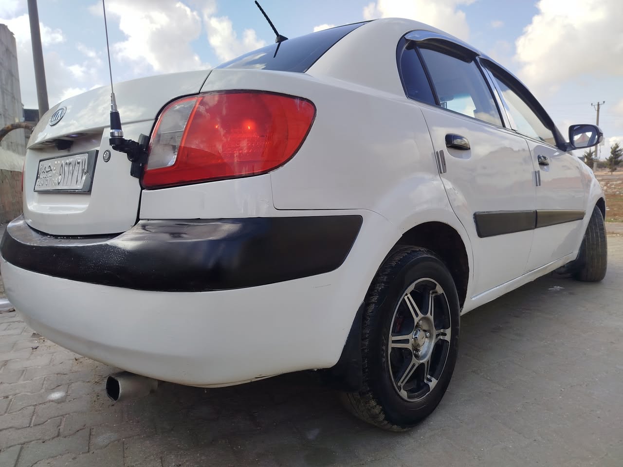 كيا ريو 2009 - صورة 5