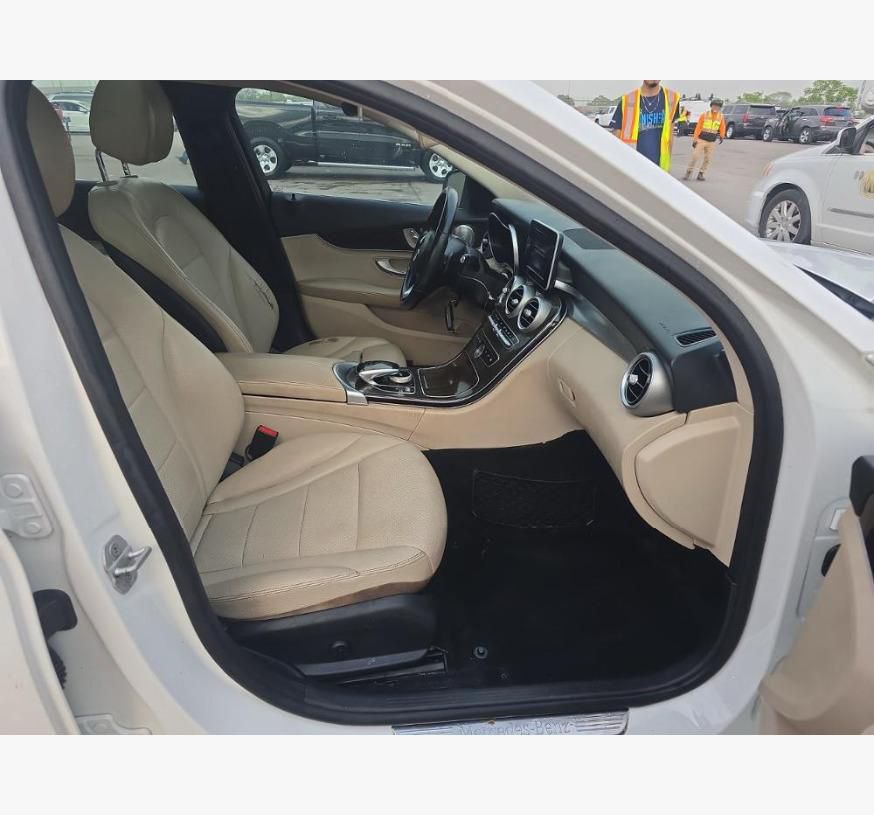 مرسيدس C300 2016 - صورة 3