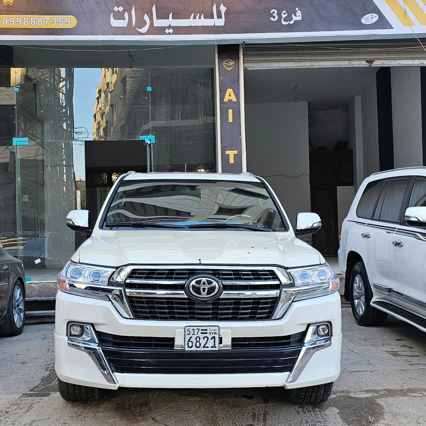 تويوتا لاندكروزر 2011 - صورة 1